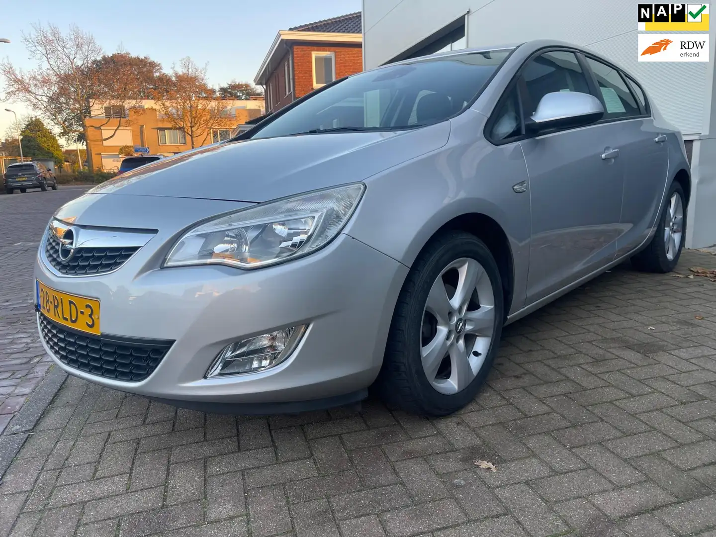 Opel Astra 1.4 Turbo 140pk/Automaat/Navi/Cruise-c/Climate-c/P Grijs - 1