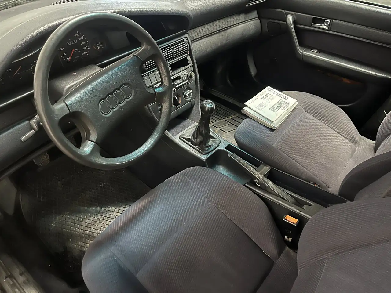 Audi 100 2.3 E - Motor Loopt Onregelmatig - Schade, foto 8