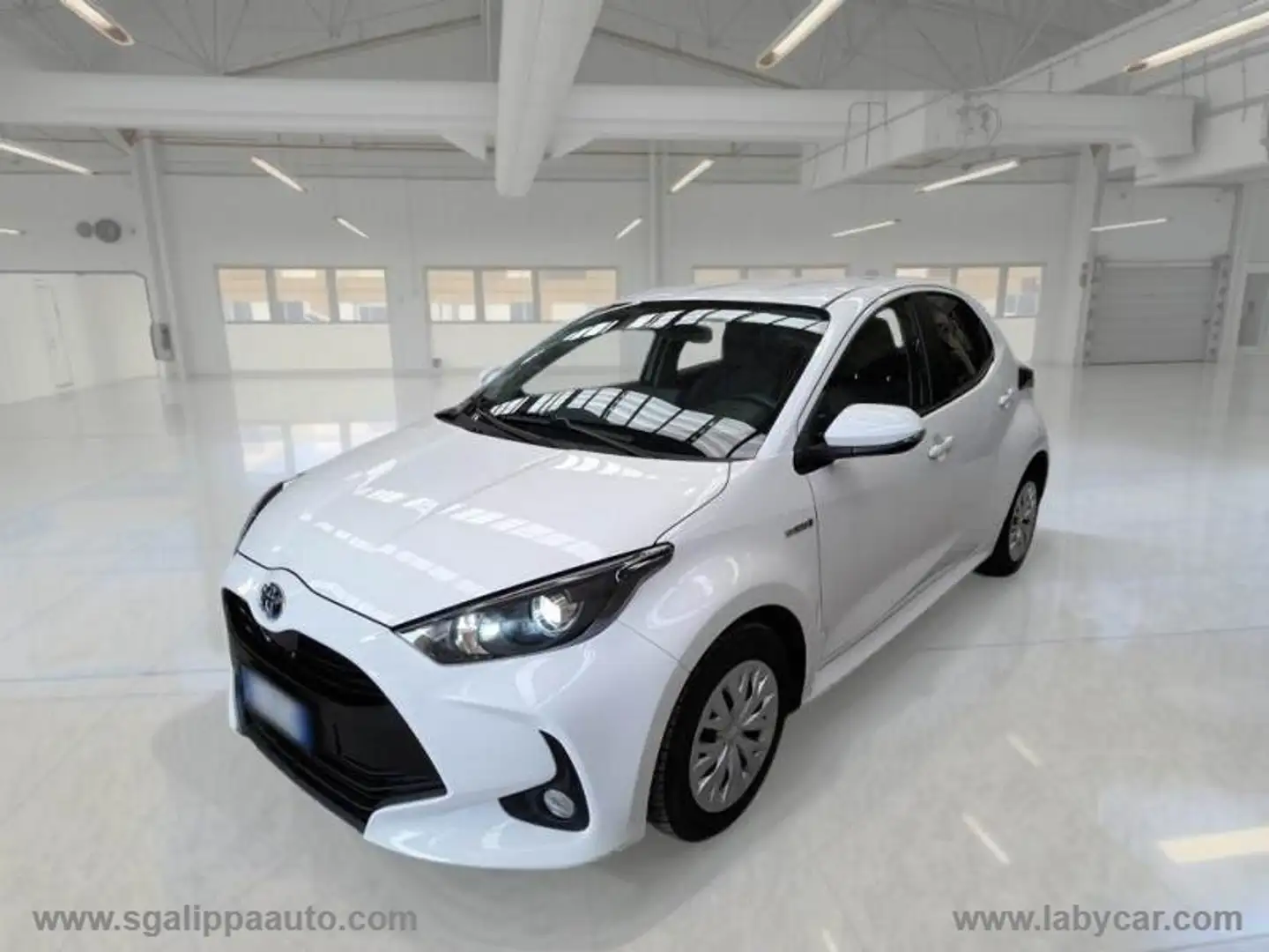Toyota Yaris 1.5 Hybrid 5p. Business Bianco - 1