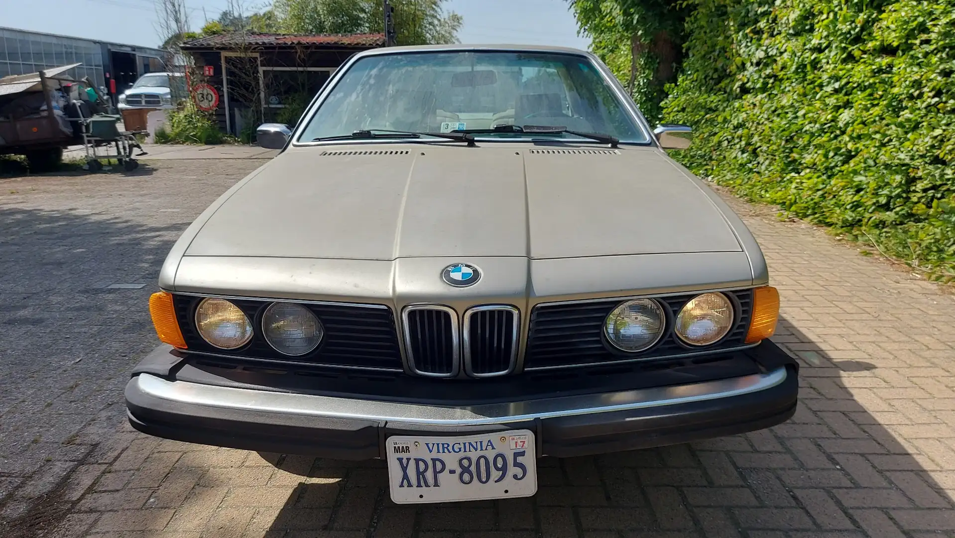 BMW 633 CSI Coupe Gold - 2
