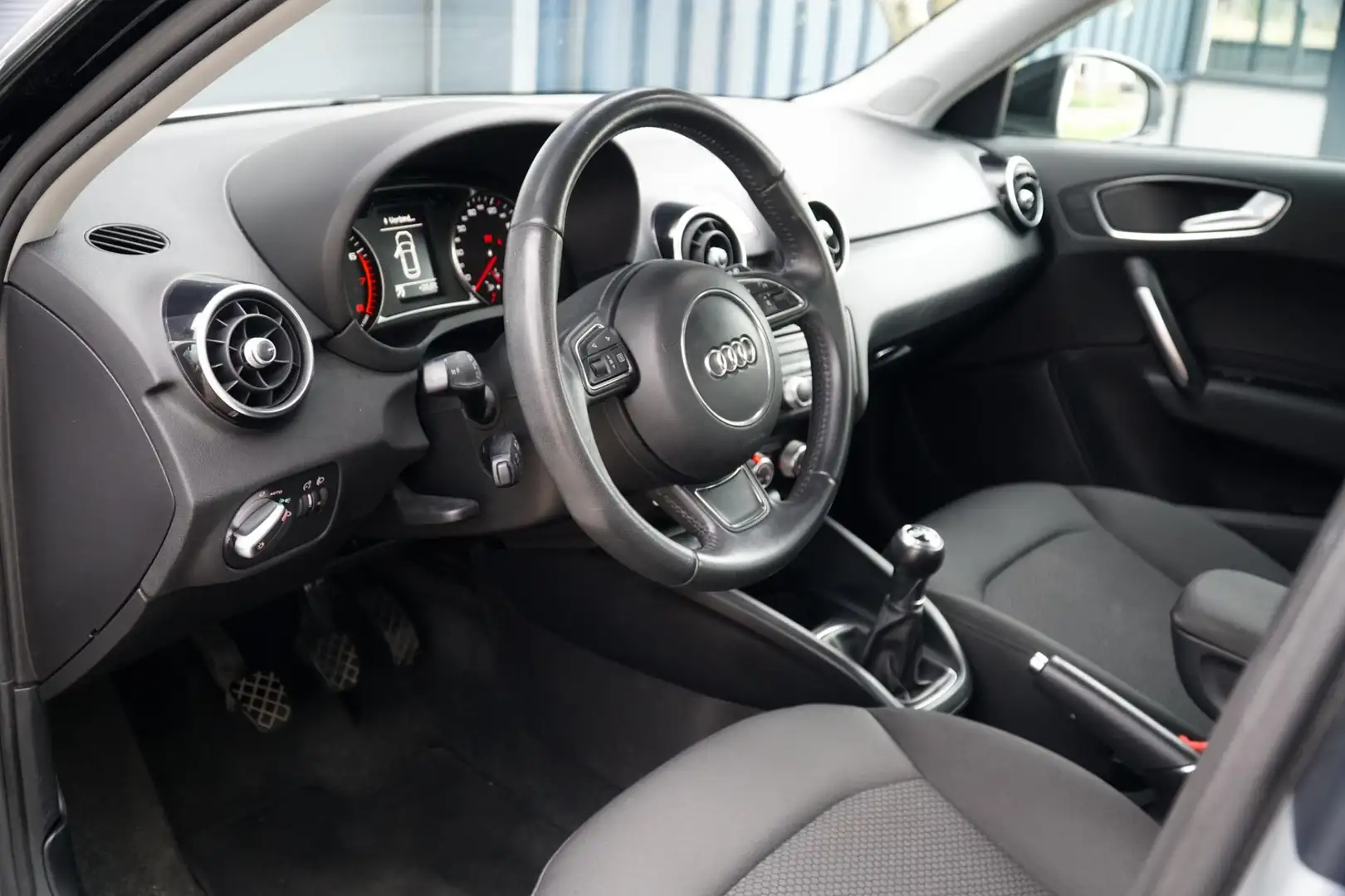 Audi A1 Sportback 1.2 TFSI S-line Grijs - 2
