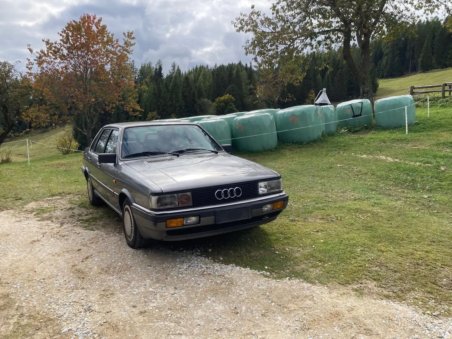 Audi 90 1,6 TD Šedá - 2