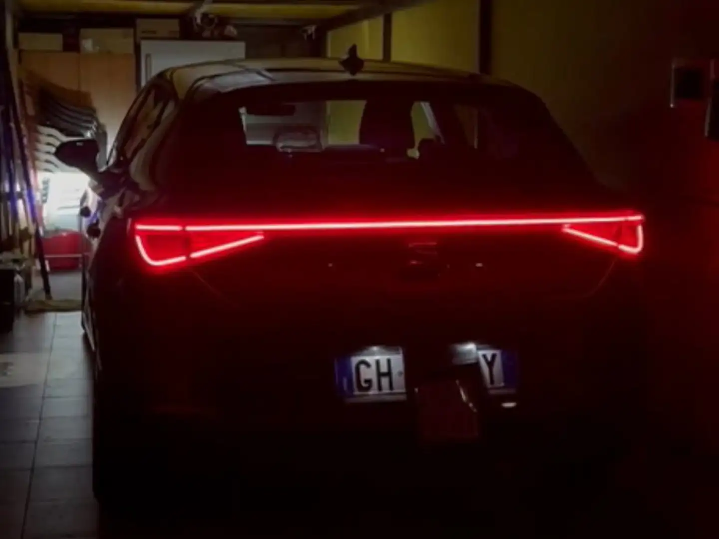 SEAT Leon LEON eTSI 110 CV DSG -*PROMOZIONE* Grijs - 1