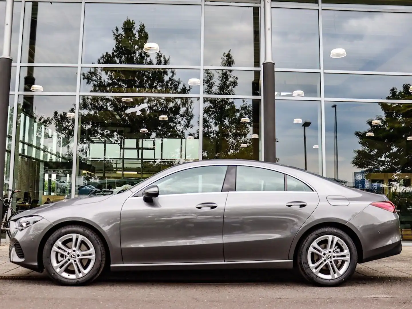 Mercedes-Benz CLA 180 ProgressiveLine Advanced/Kamera/MBUX/LED Gri - 2