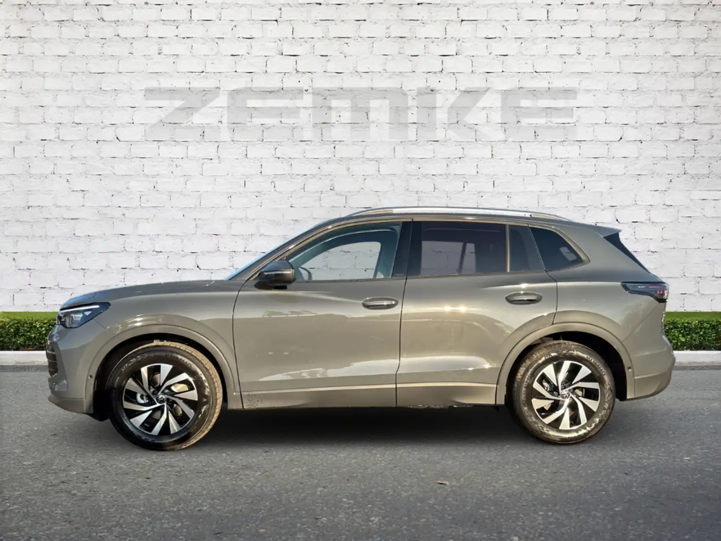 Volkswagen Tiguan 1.5 eTSI DSG Life Navi Digitales Cockpit LED Dyn. Grau - 2