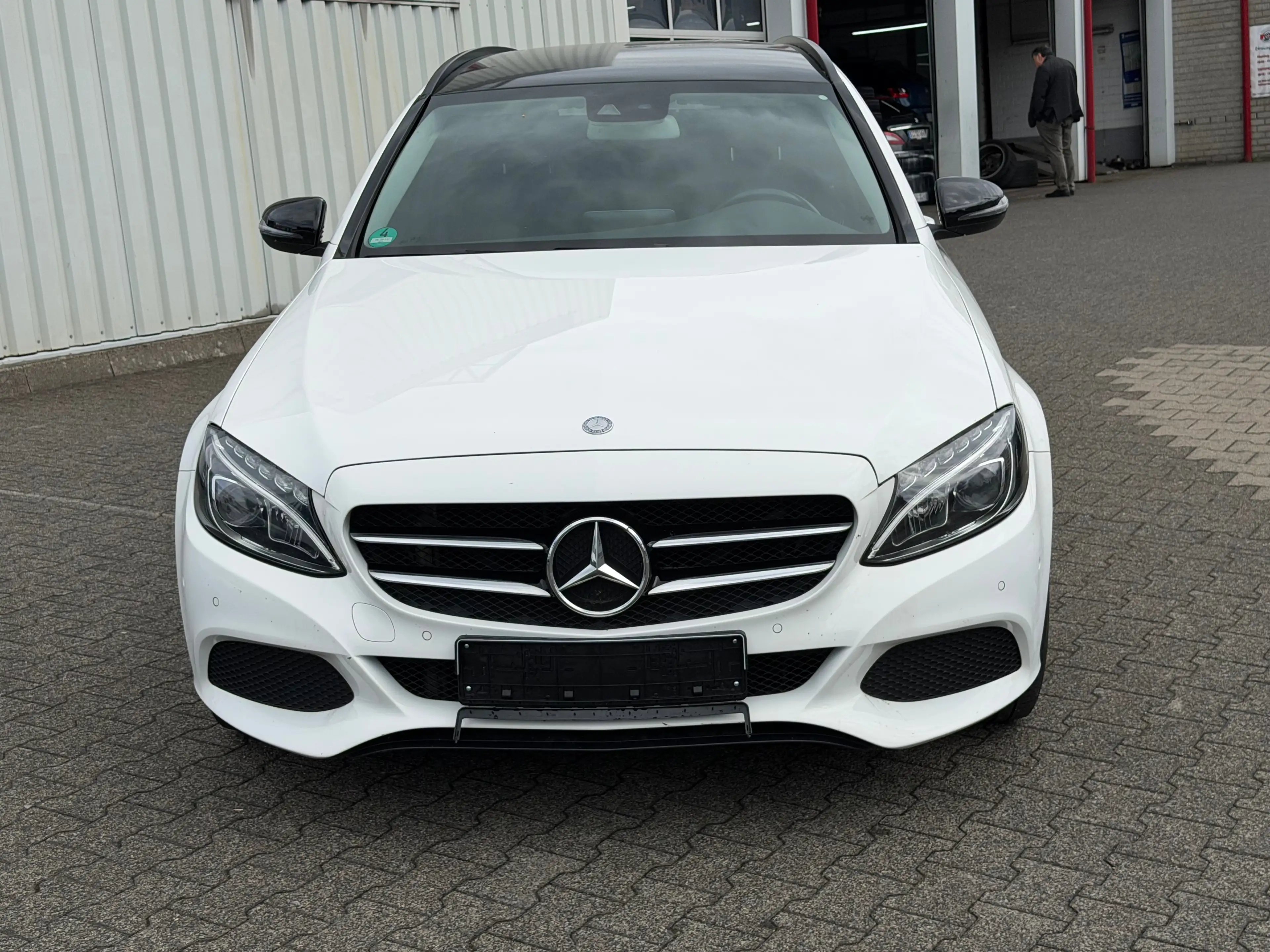 Mercedes-Benz C 250 C 250 CGI Avantgarde ~LED~Navi~Kamera~AHK~Autom — photo 3
