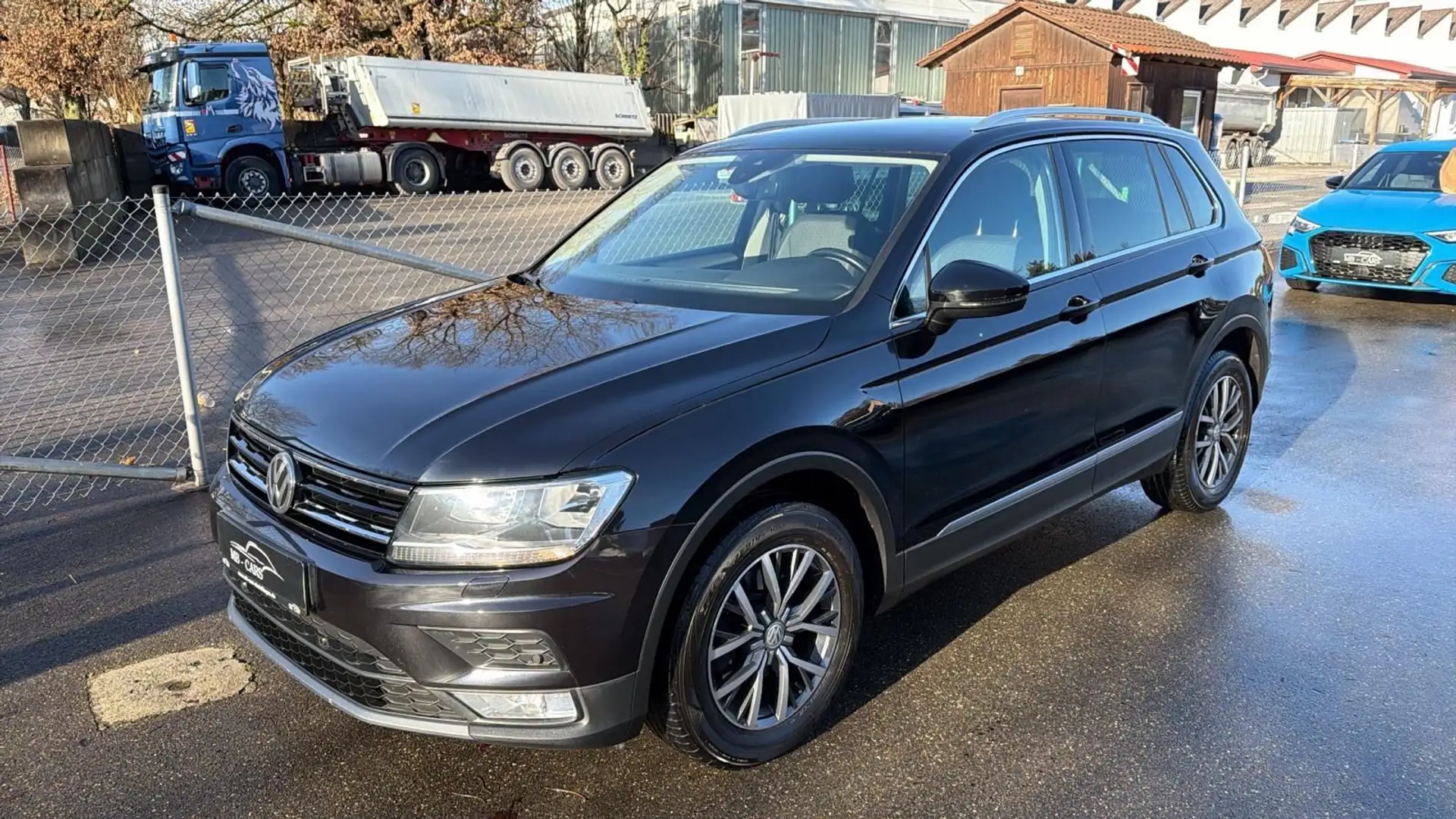 Volkswagen Tiguan Comfortline*NAVI*PDC*ACC*AHK Negro - 1