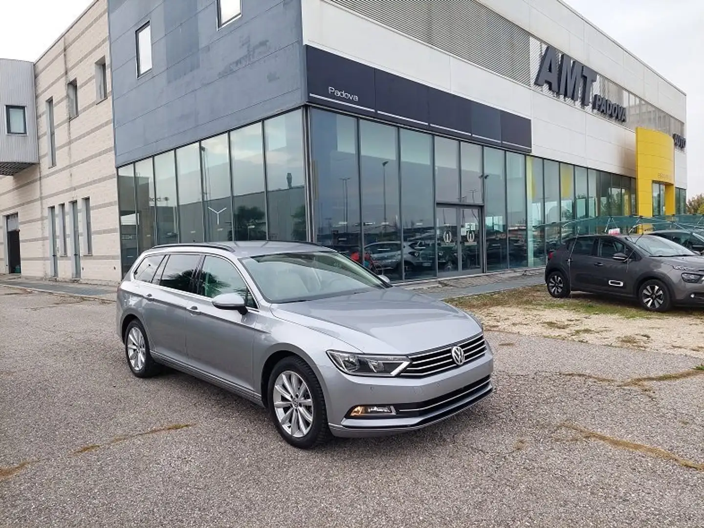 Volkswagen Passat Variant 150cv dsg PRONTA CONSEGNA Grigio - 1