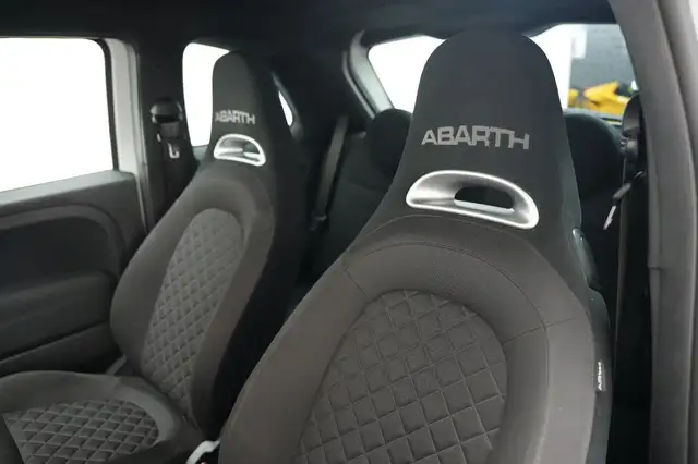 Abarth 595 view 14