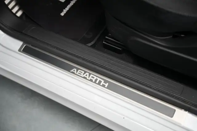 Abarth 595 view 13