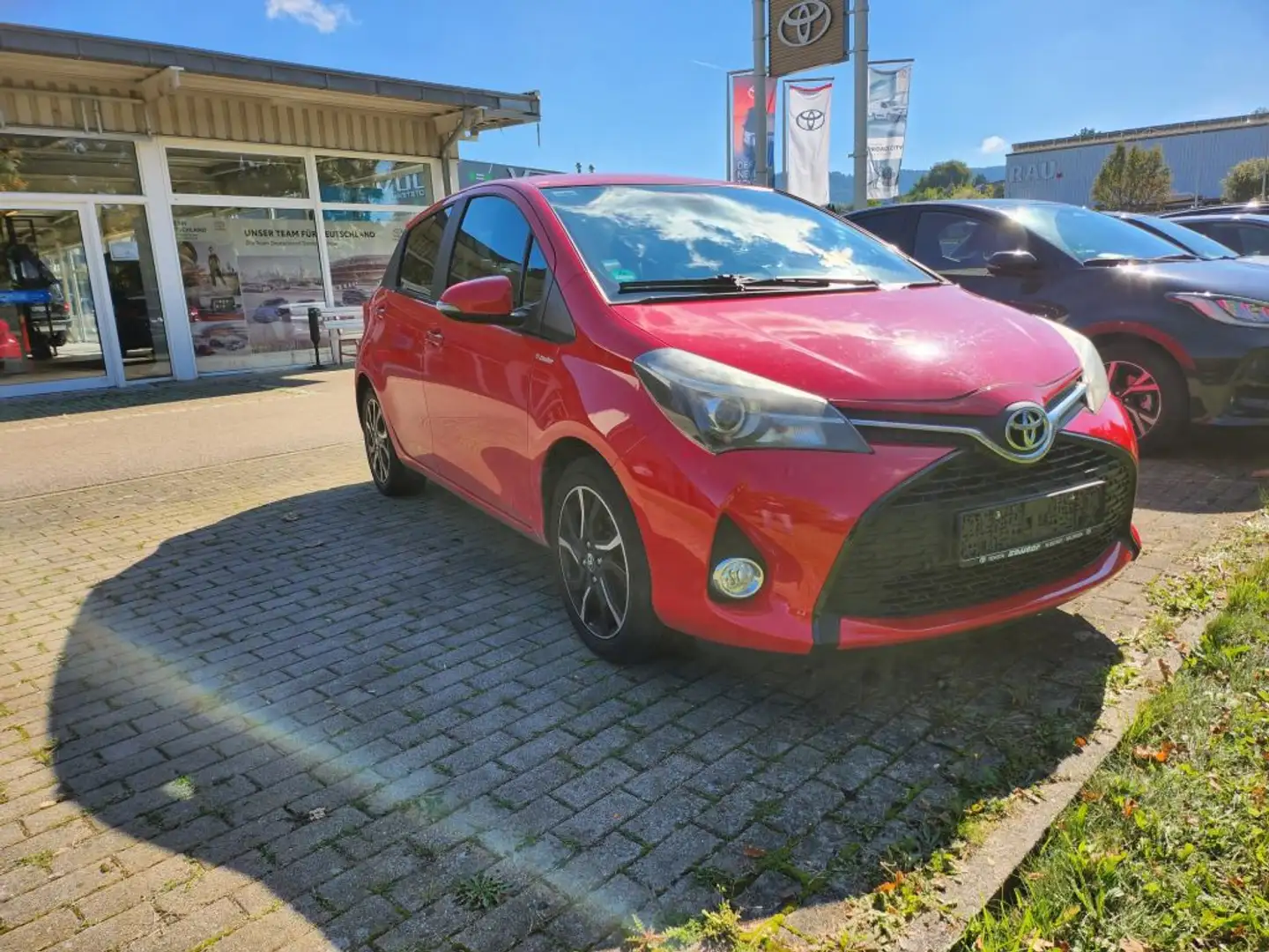 Toyota Yaris 1.33 VVT-i S Rot - 2