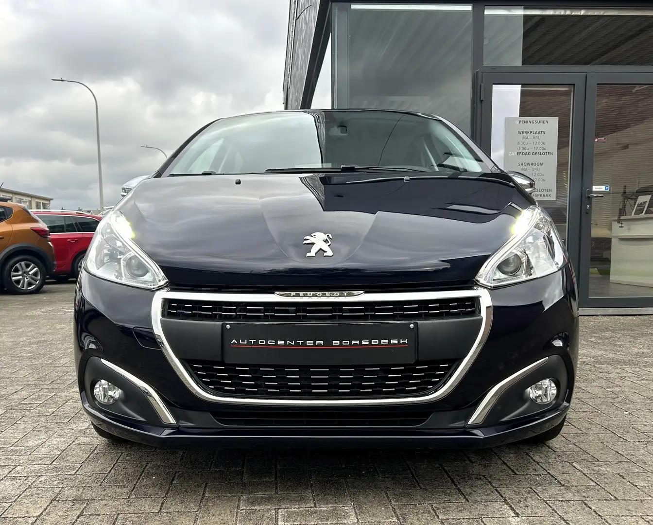 Peugeot 208 SIGNATURE 110 PK! Blauw - 2