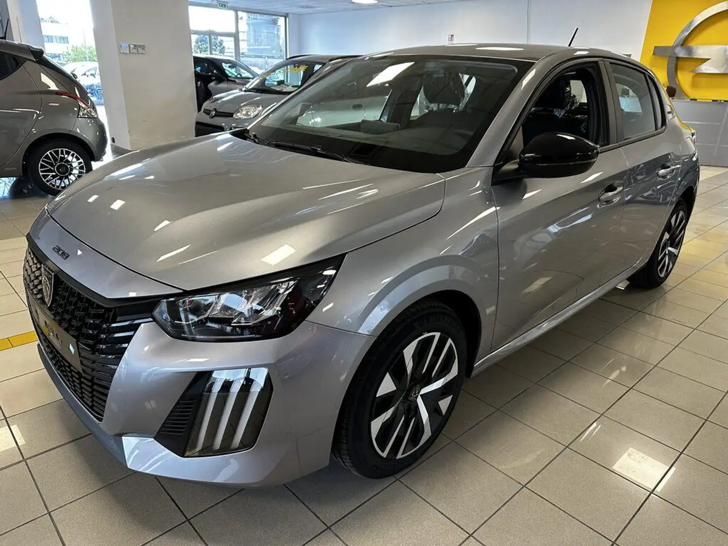 Peugeot 208 1.2 puretech Style s&s 100cv Grigio - 1