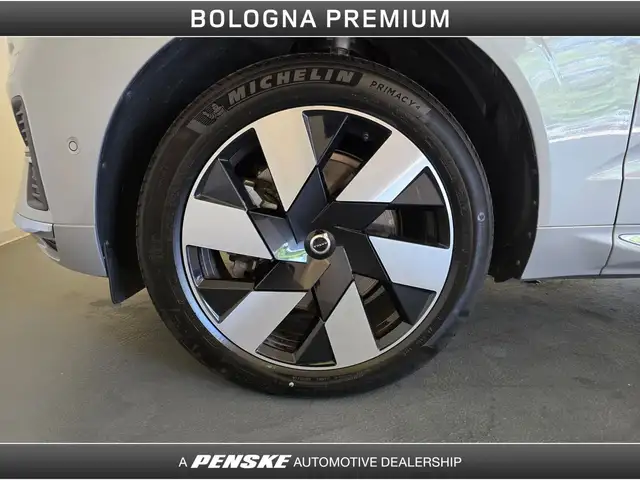 Volvo XC60 view 9