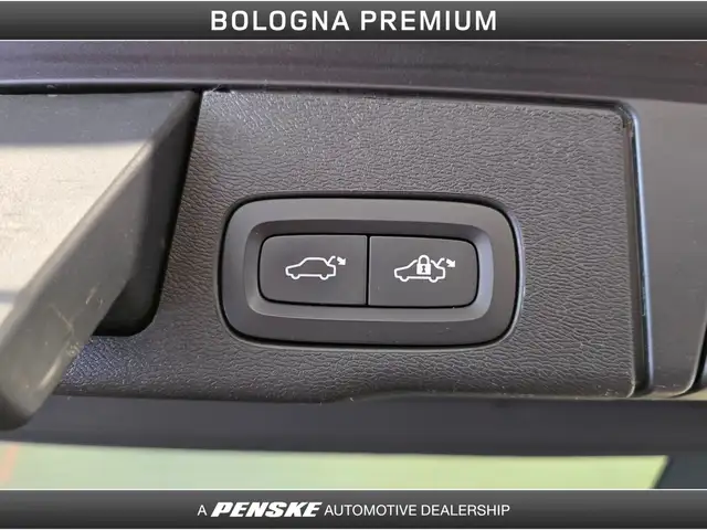 Volvo XC60 view 12