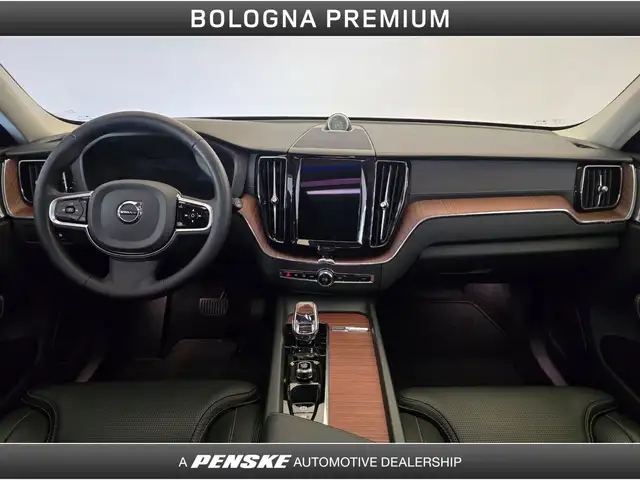 Volvo XC60 view 4