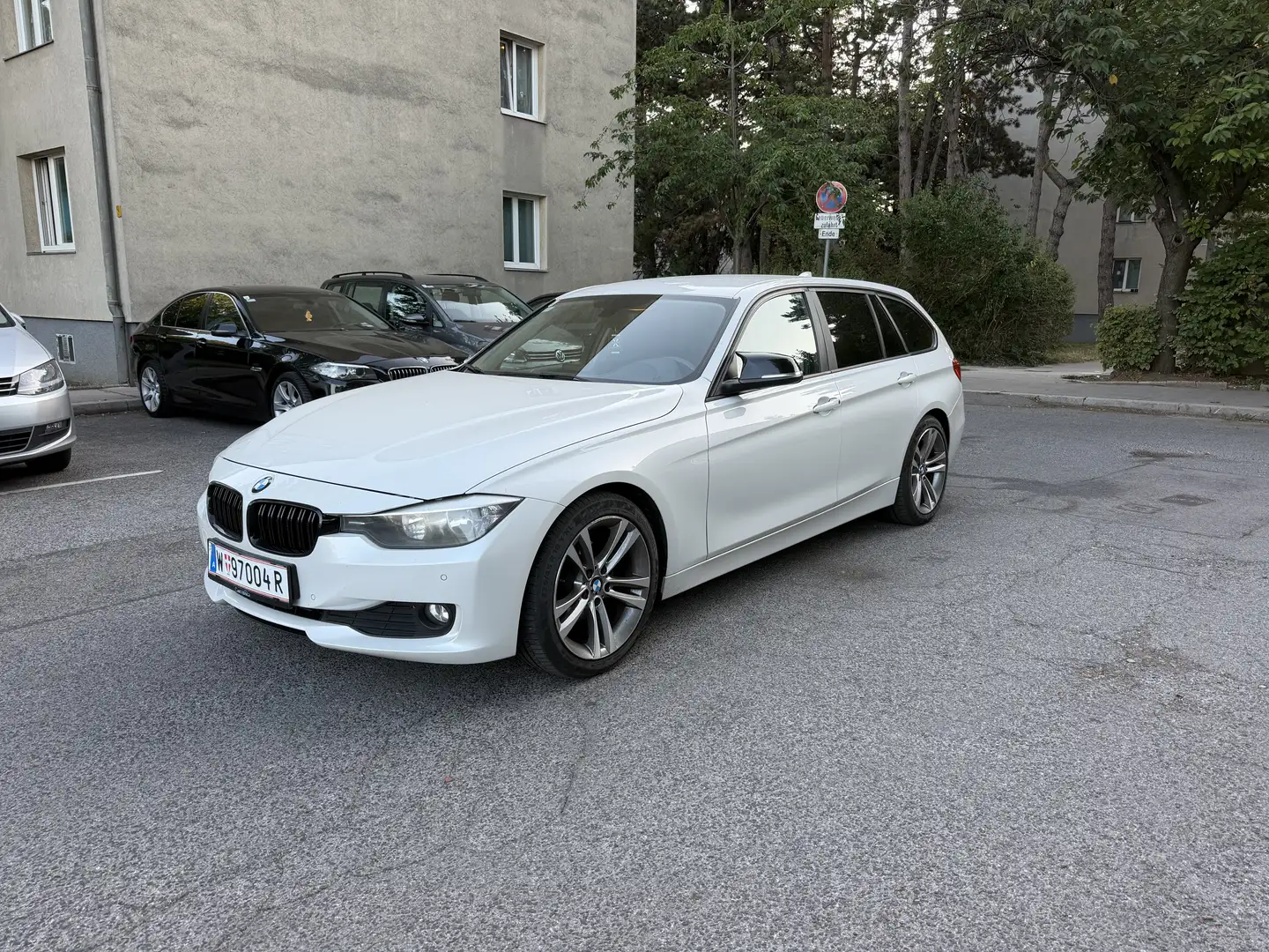 BMW 318 318d Touring Österreich-Paket Aut. - 1