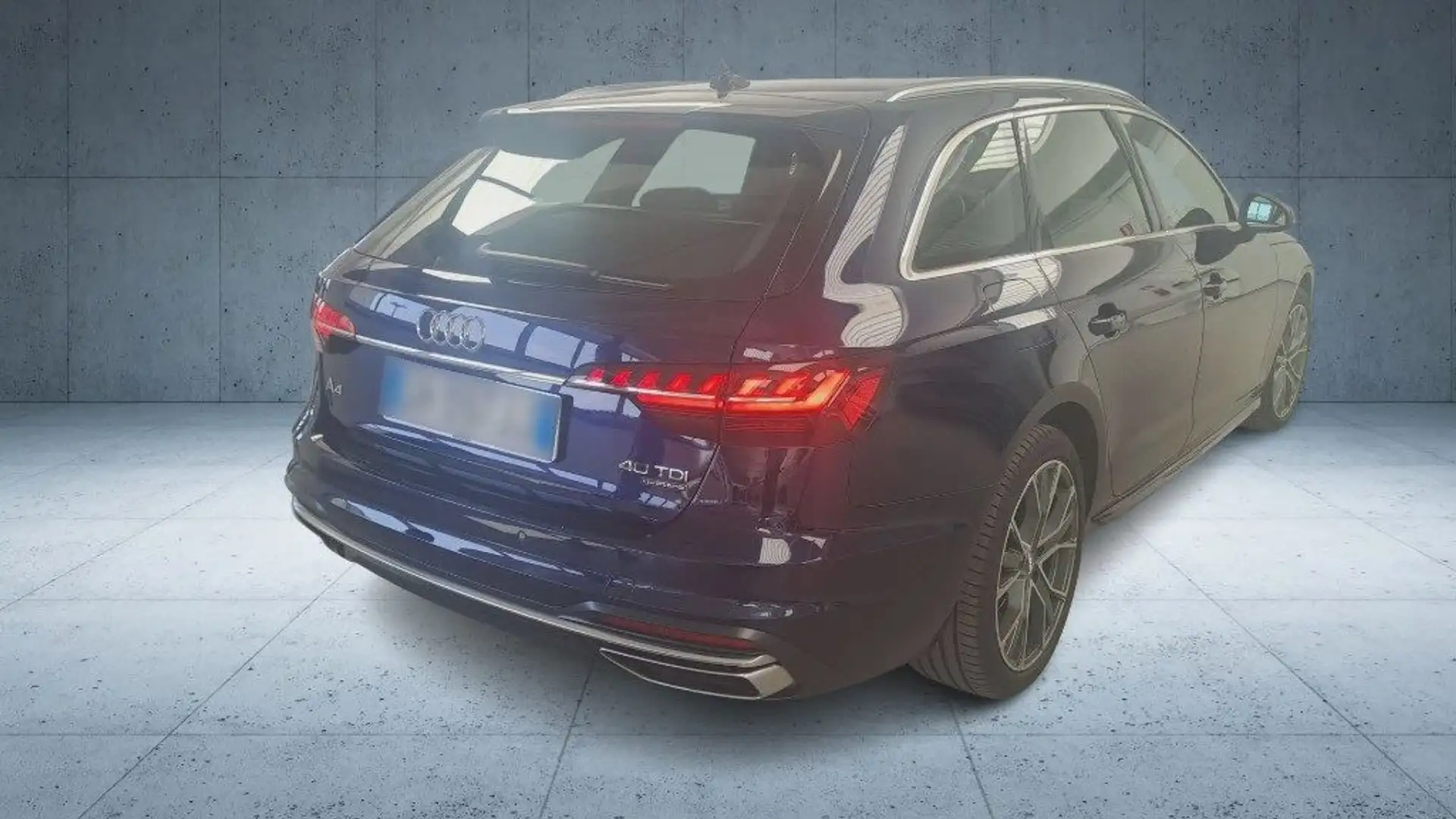 Audi A4 Avant 40 TDI quattro S tronic Business Advanced Blau - 2
