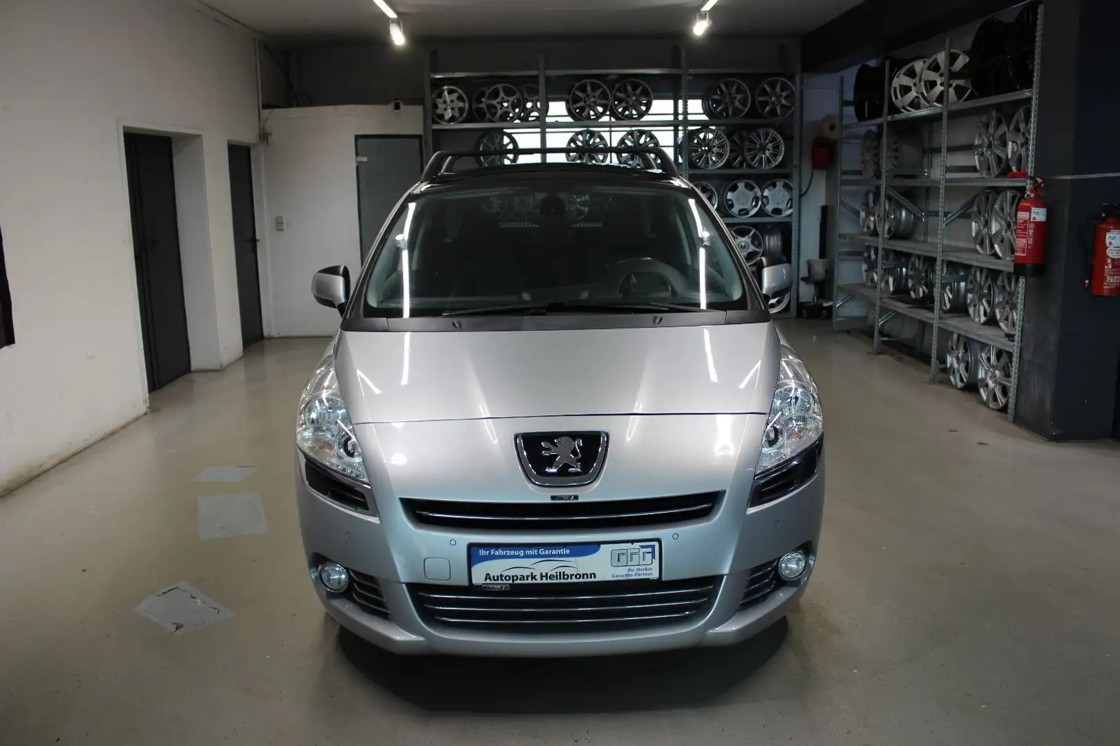 Peugeot 5008 Platinum*GLASDACH*EPH*NAVI*HEAD-UP*7 Sitzer Grau - 2