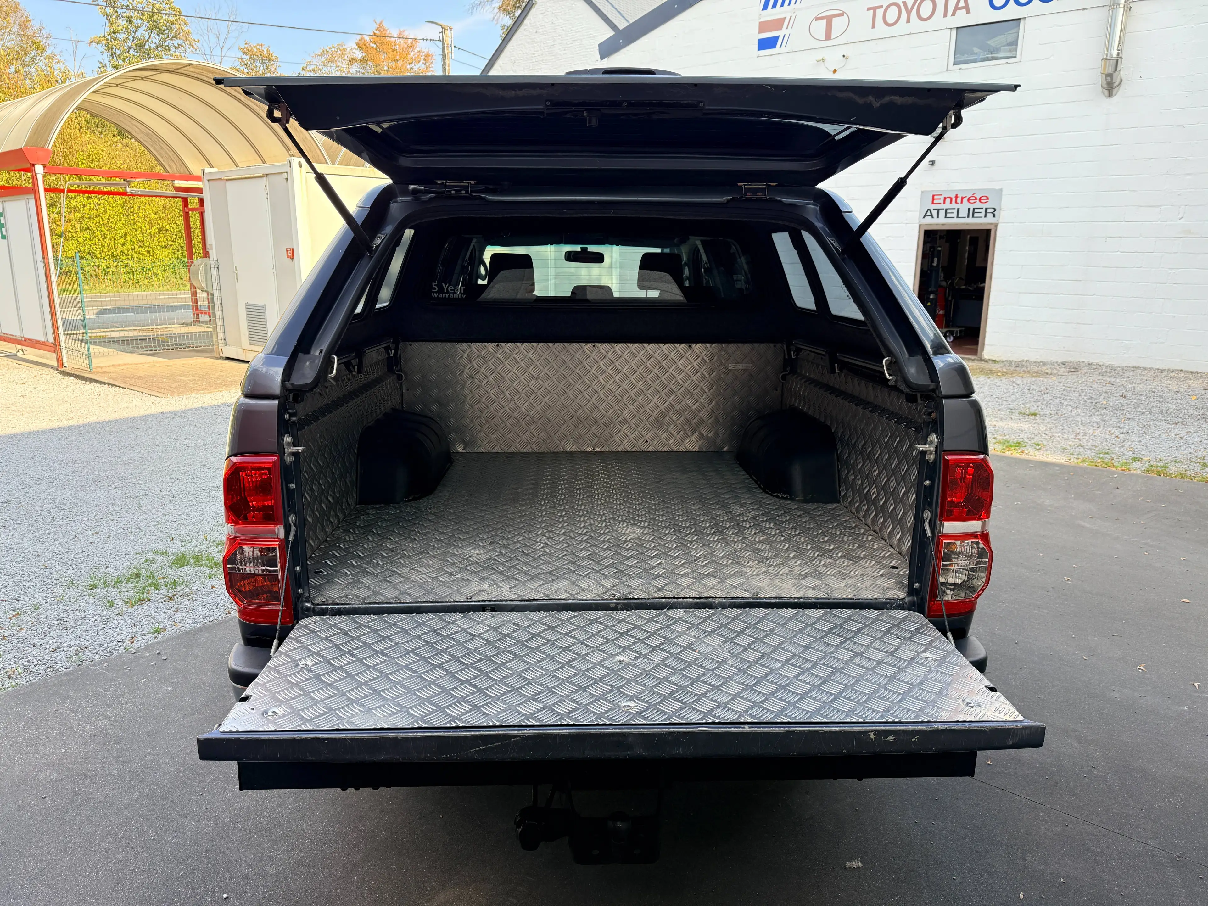 Toyota Hilux 3.0 D-4D 4WD *24.000+TVA*Top état* — photo 9