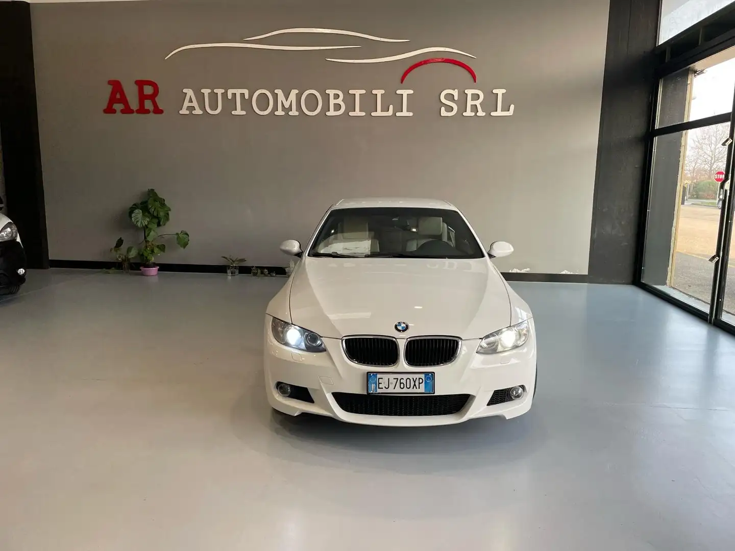 BMW 320 Serie 3 E93 Cabrio 320i Cabrio Eletta 170cv Bianco - 2