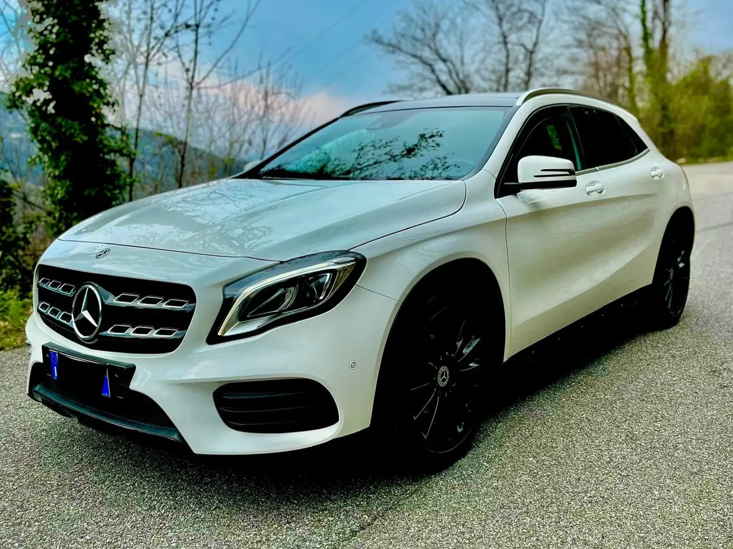 Mercedes-Benz GLA 180 Bílá - 2
