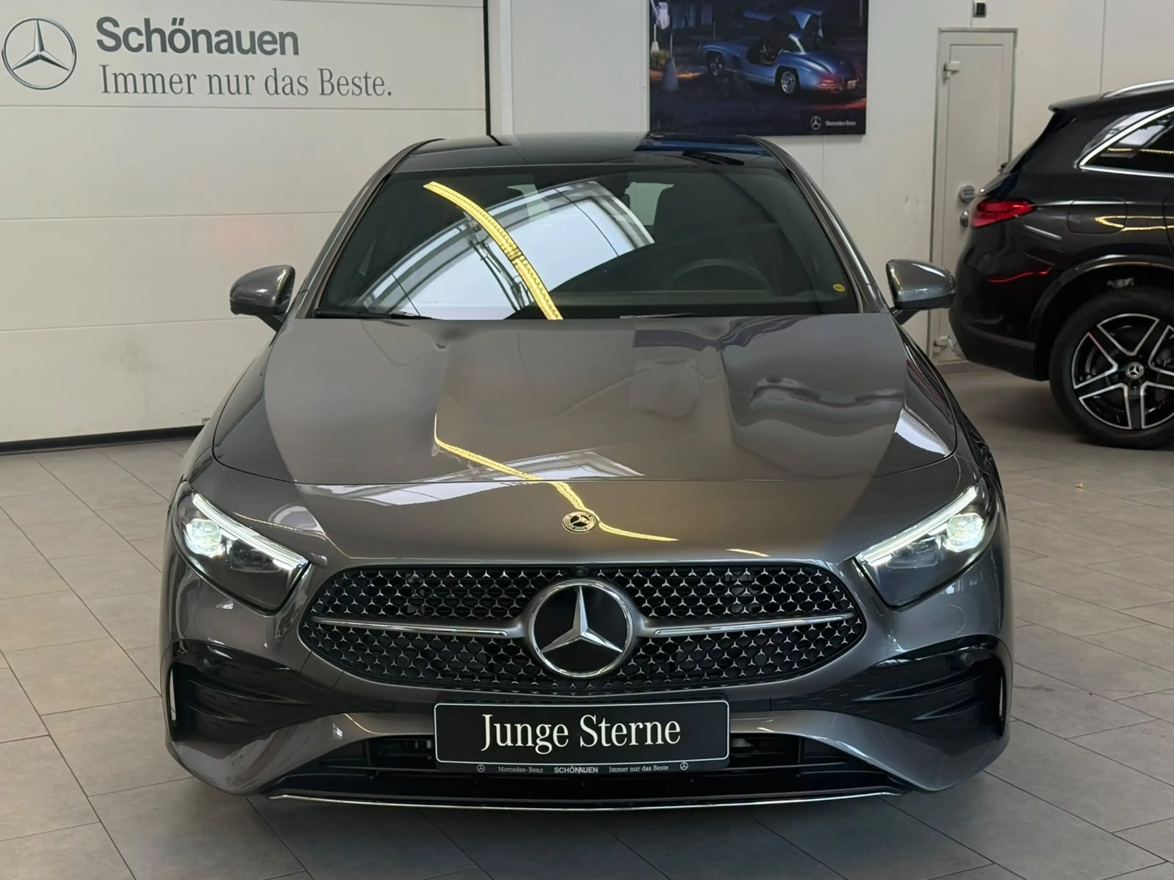 Mercedes-Benz A 200 AMG+PANO+MBEAM+360°+DISTR+KEYLESS+TOTW+DAB — photo 2