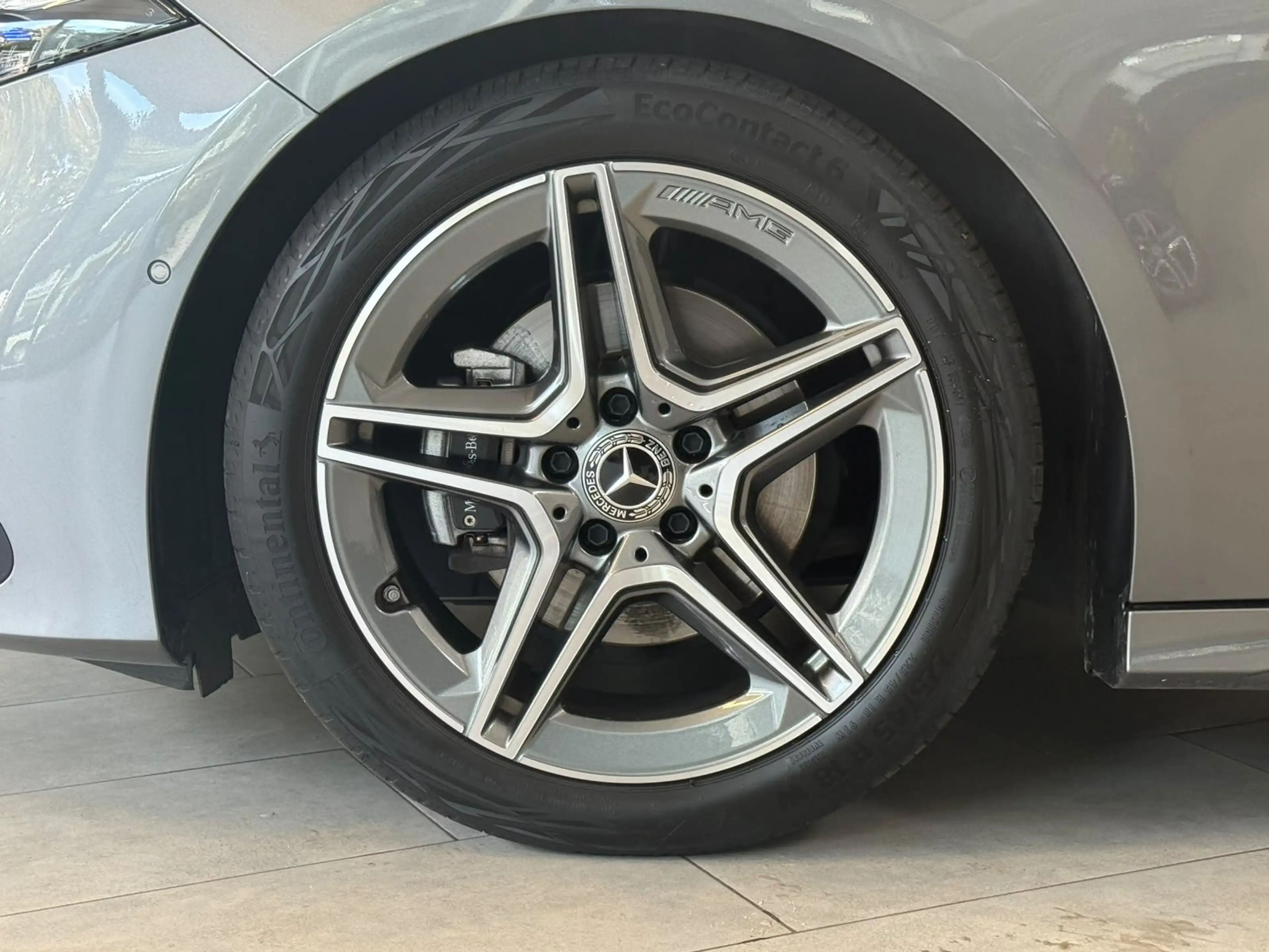 Mercedes-Benz A 200 AMG+PANO+MBEAM+360°+DISTR+KEYLESS+TOTW+DAB — photo 7
