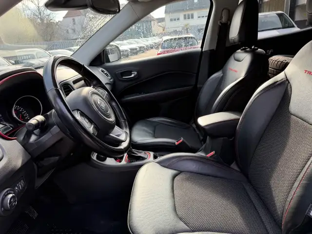 Jeep Compass view 11