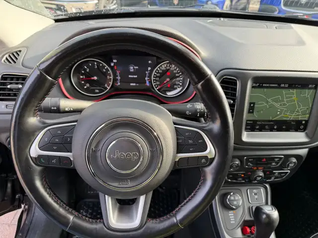 Jeep Compass view 13