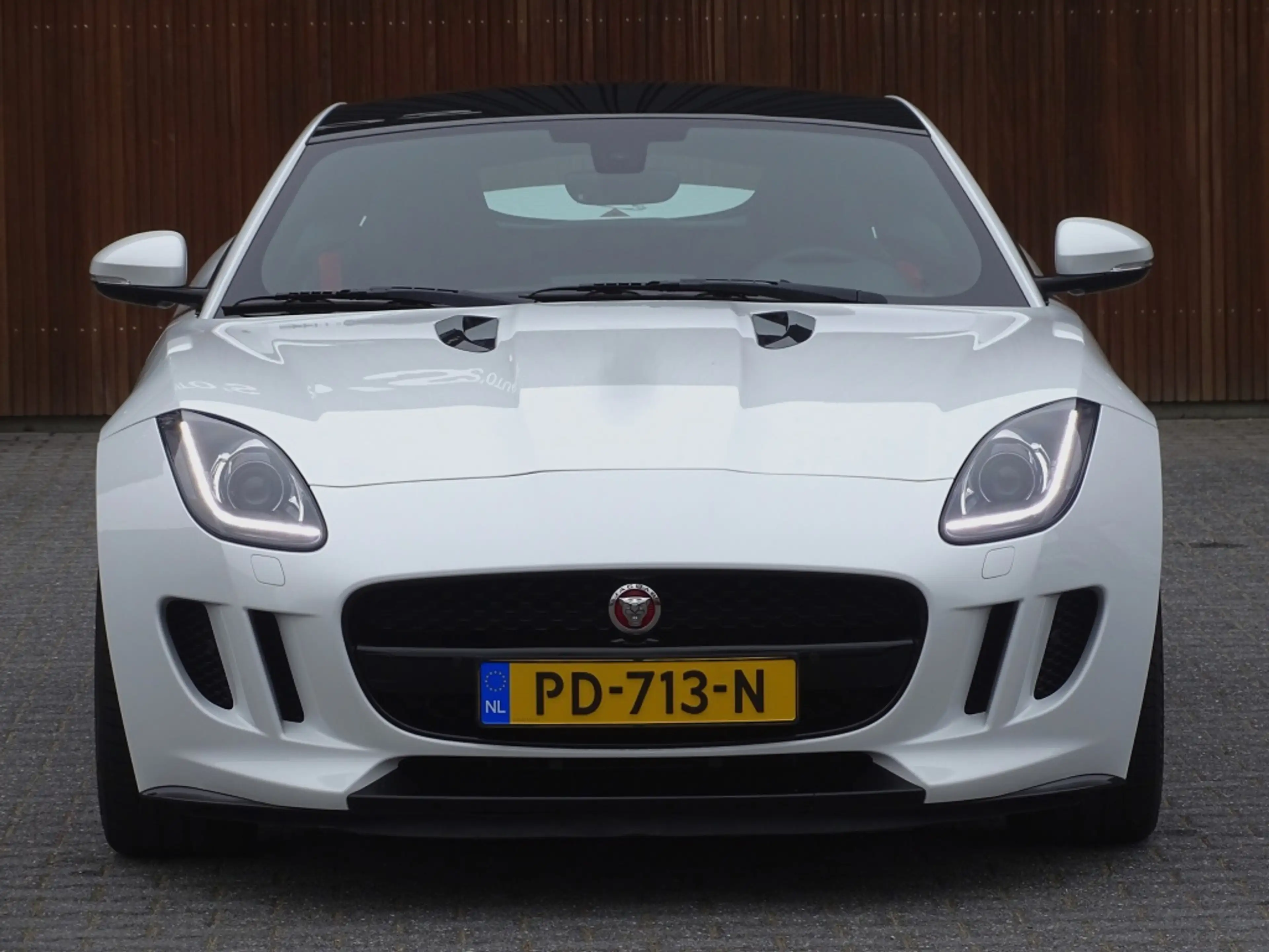 Jaguar F-Type 3.0 V6 Supercharged 400PK Coupé / carbon *NAP* — photo 8