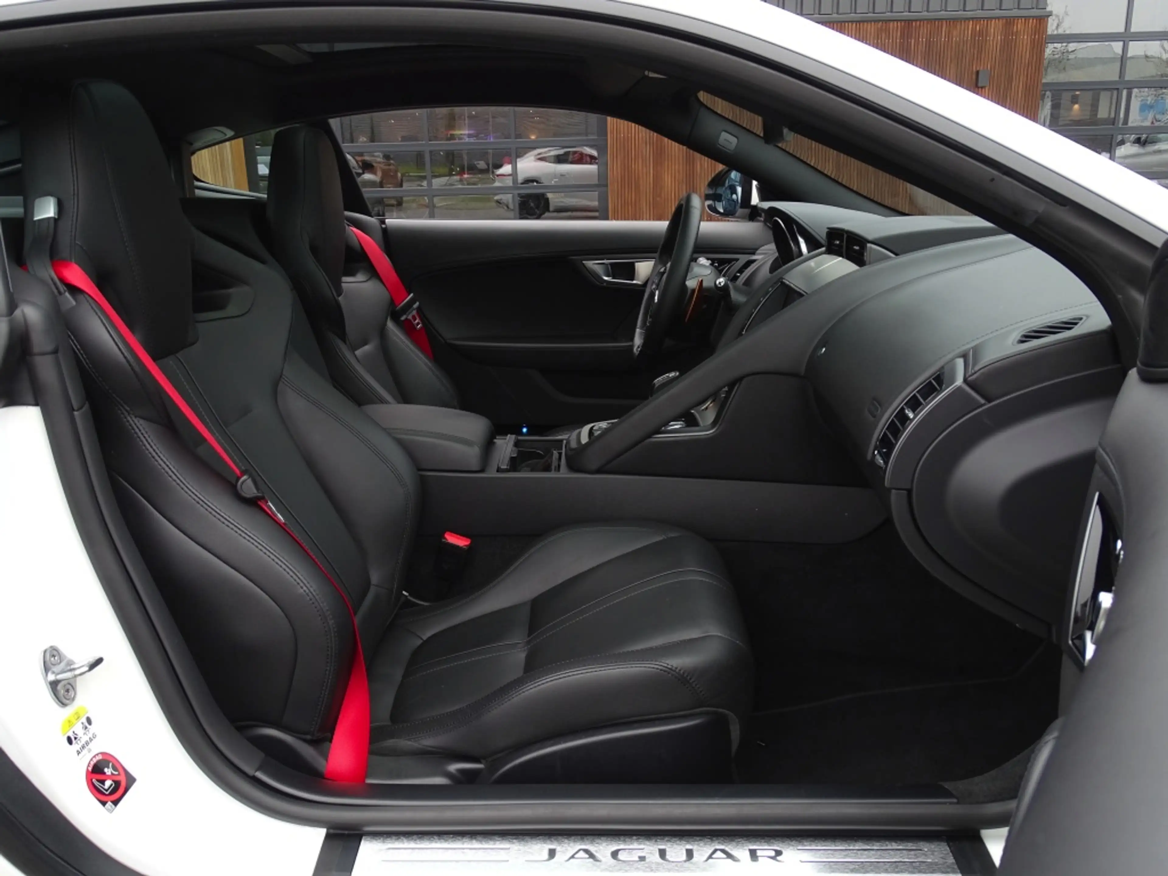 Jaguar F-Type 3.0 V6 Supercharged 400PK Coupé / carbon *NAP* — photo 14