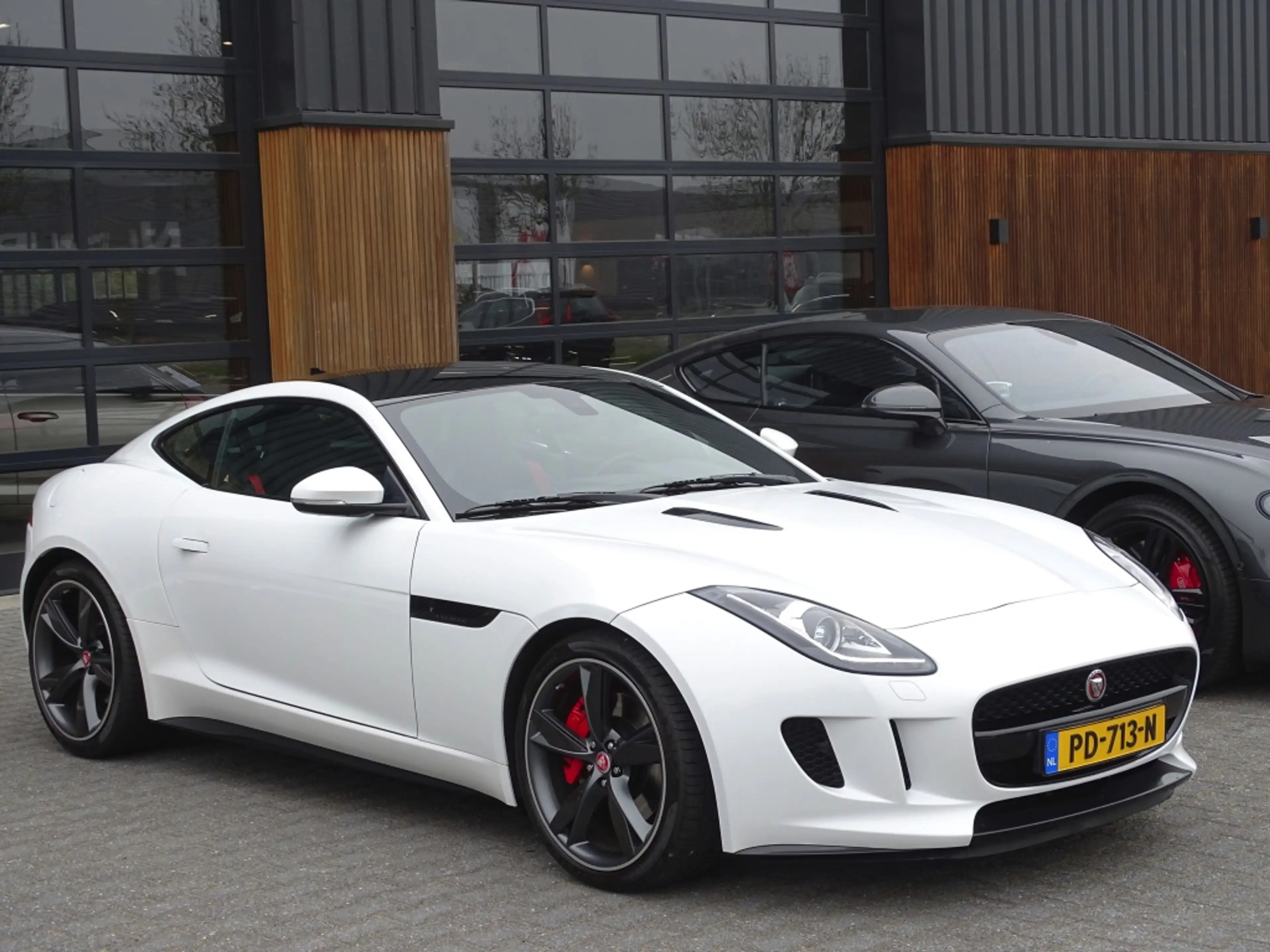 Jaguar F-Type 3.0 V6 Supercharged 400PK Coupé / carbon *NAP* — photo 3