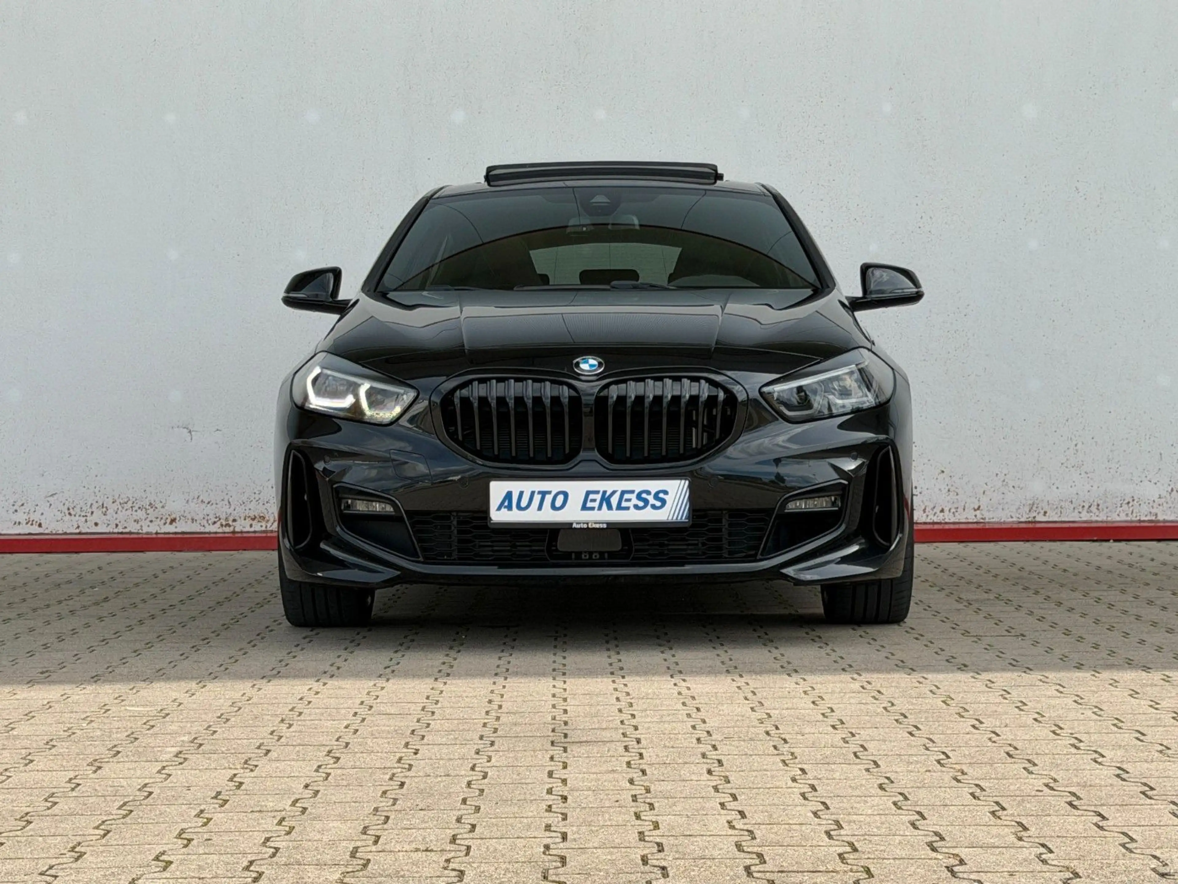 BMW 120 i M Sport PANO*KAMERA*H/K*M HECKSPOILER* — photo 2