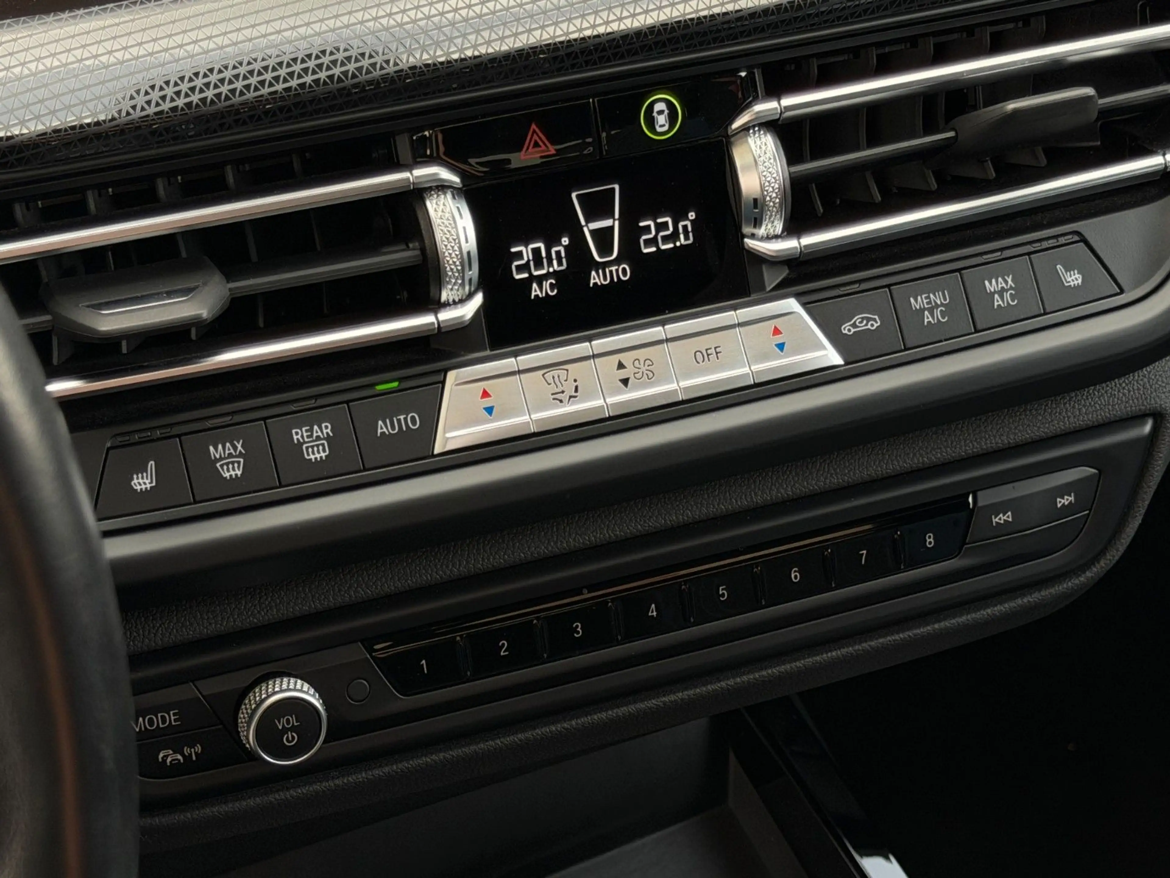 BMW 120 i M Sport PANO*KAMERA*H/K*M HECKSPOILER* — photo 11