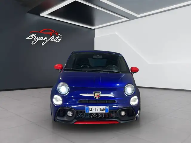 Abarth 595 view 3
