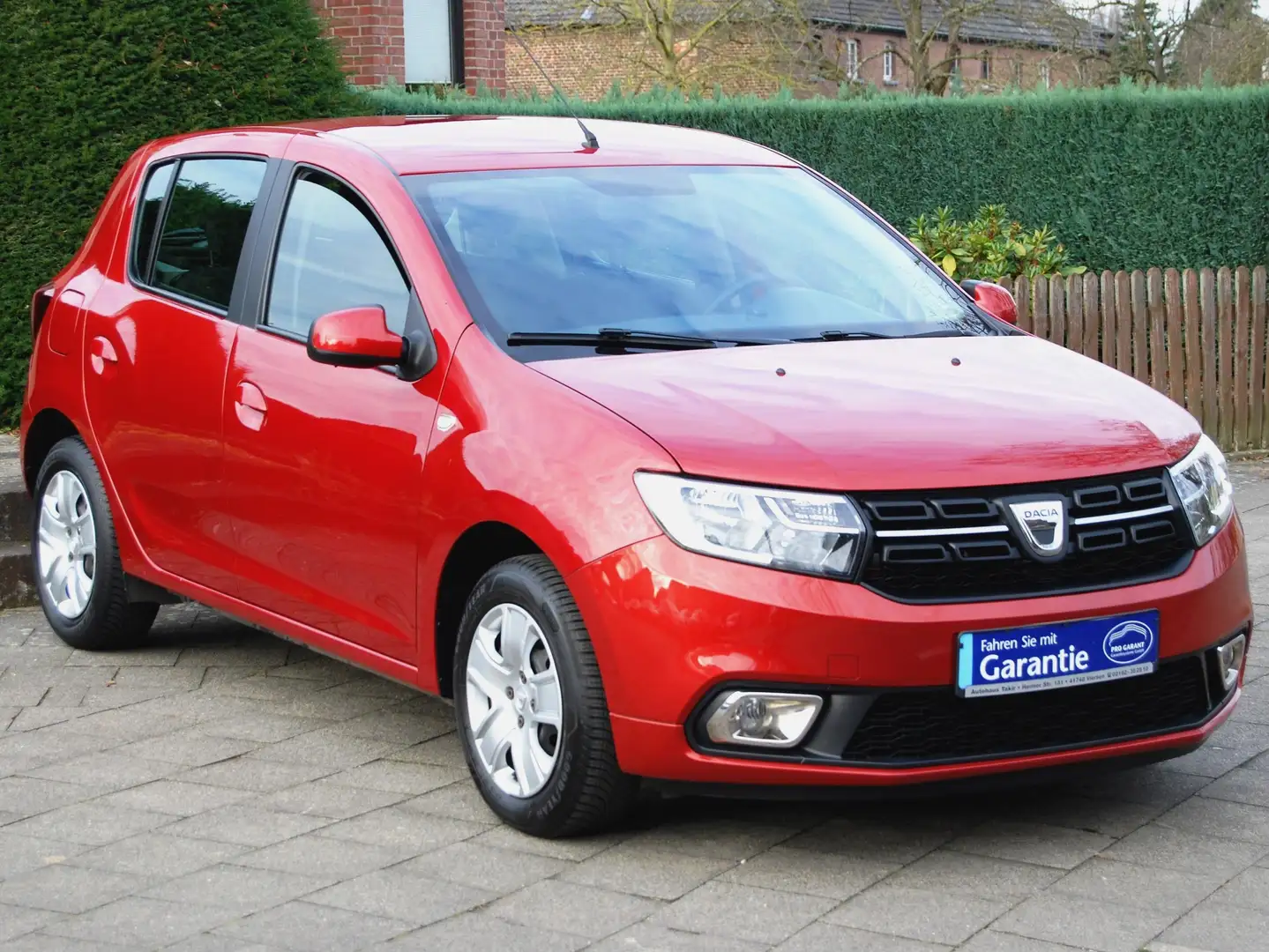 Dacia Sandero Comfort * 1.Hand-LPG-Klima-Allwetter-AHK * Rot - 1
