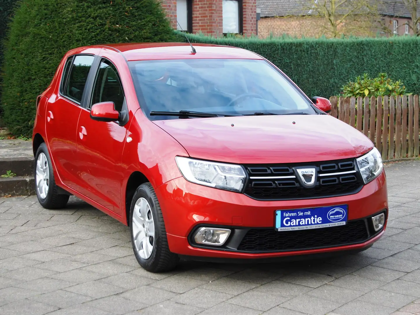 Dacia Sandero Comfort * 1.Hand-LPG-Klima-Allwetter-AHK * Rot - 2
