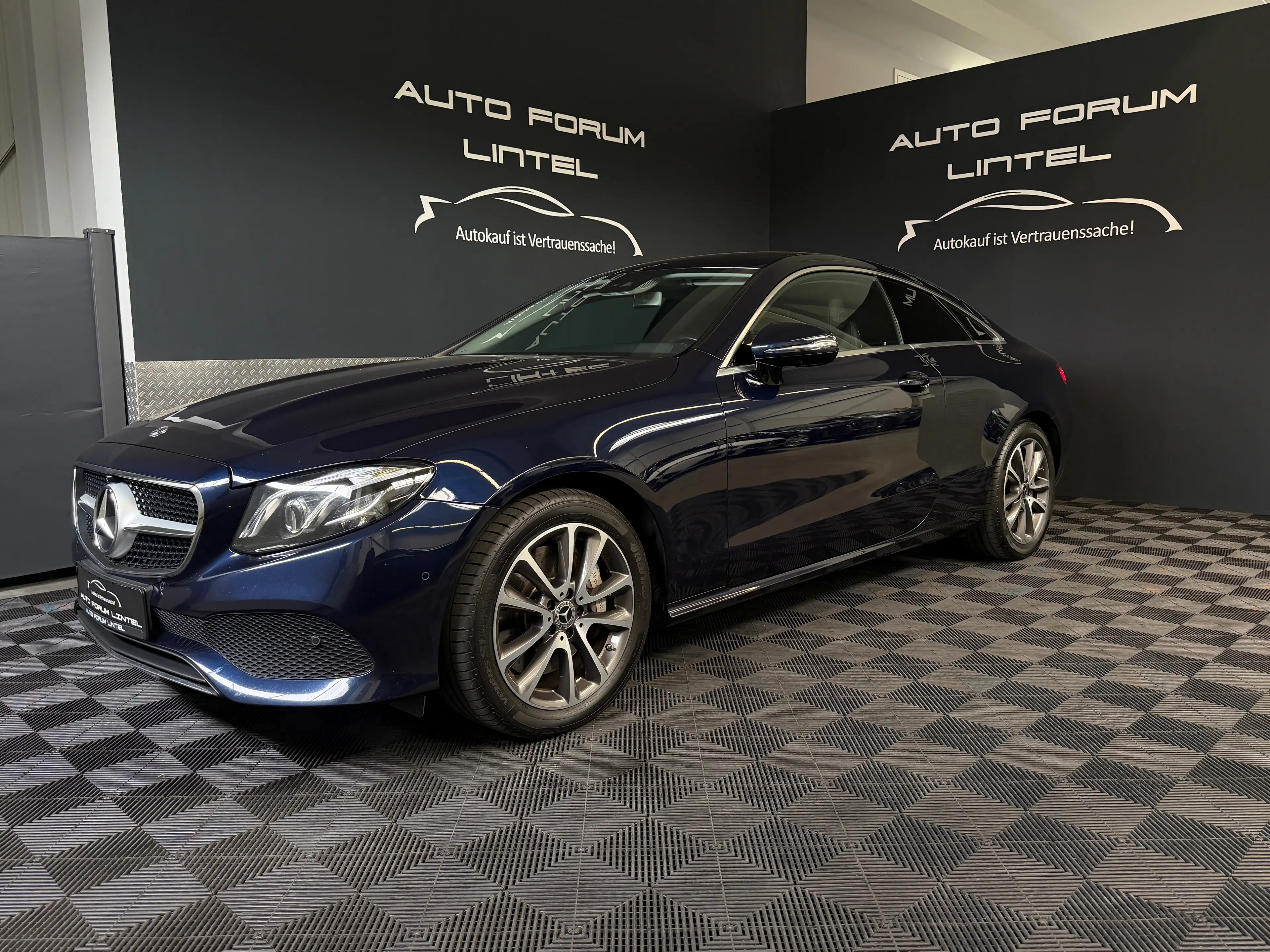Mercedes-Benz E 350 d 4Matic MULTIBEAM-AHK-8XBEREIFT-AHK-SCHECKHEFT-2.HAND — photo 2