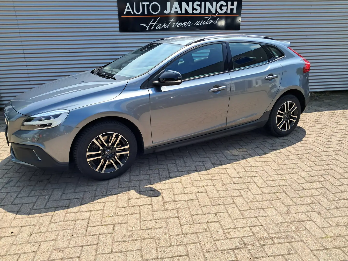Volvo V40 Cross Country 2.0 T3 Momentum | Clima | Cruise | Camera | Naviga Gris - 1