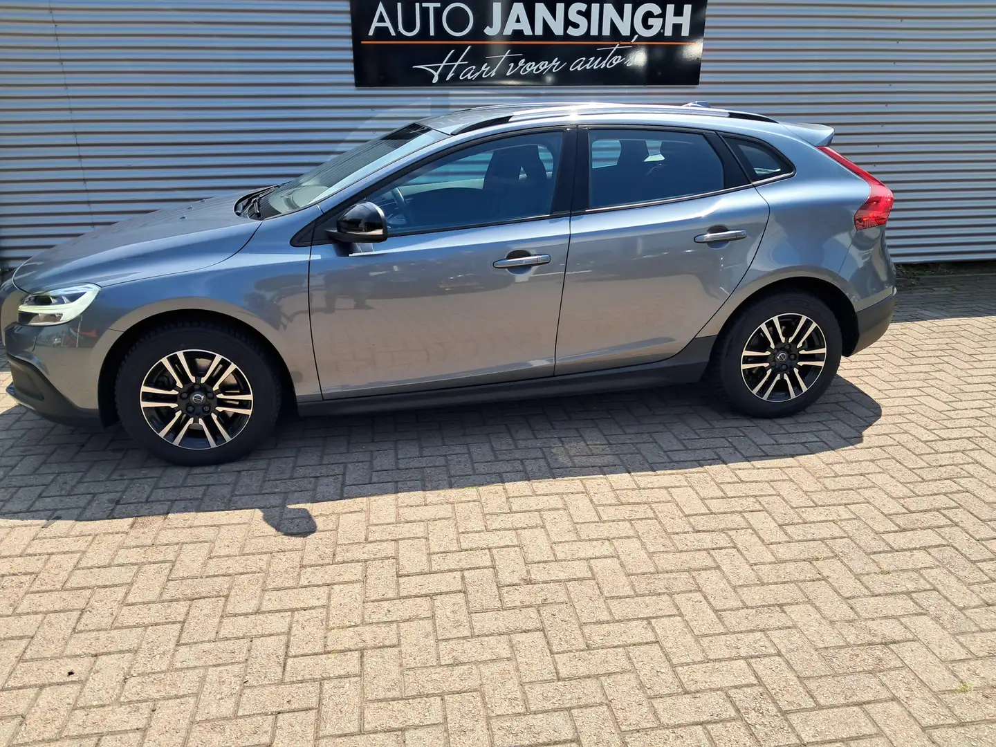Volvo V40 Cross Country 2.0 T3 Momentum | Clima | Cruise | Camera | Naviga Gri - 2