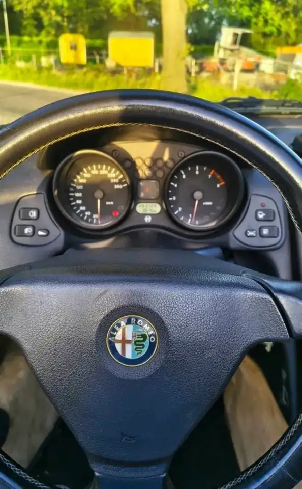 Alfa Romeo Spider 2.0-16V, foto 8