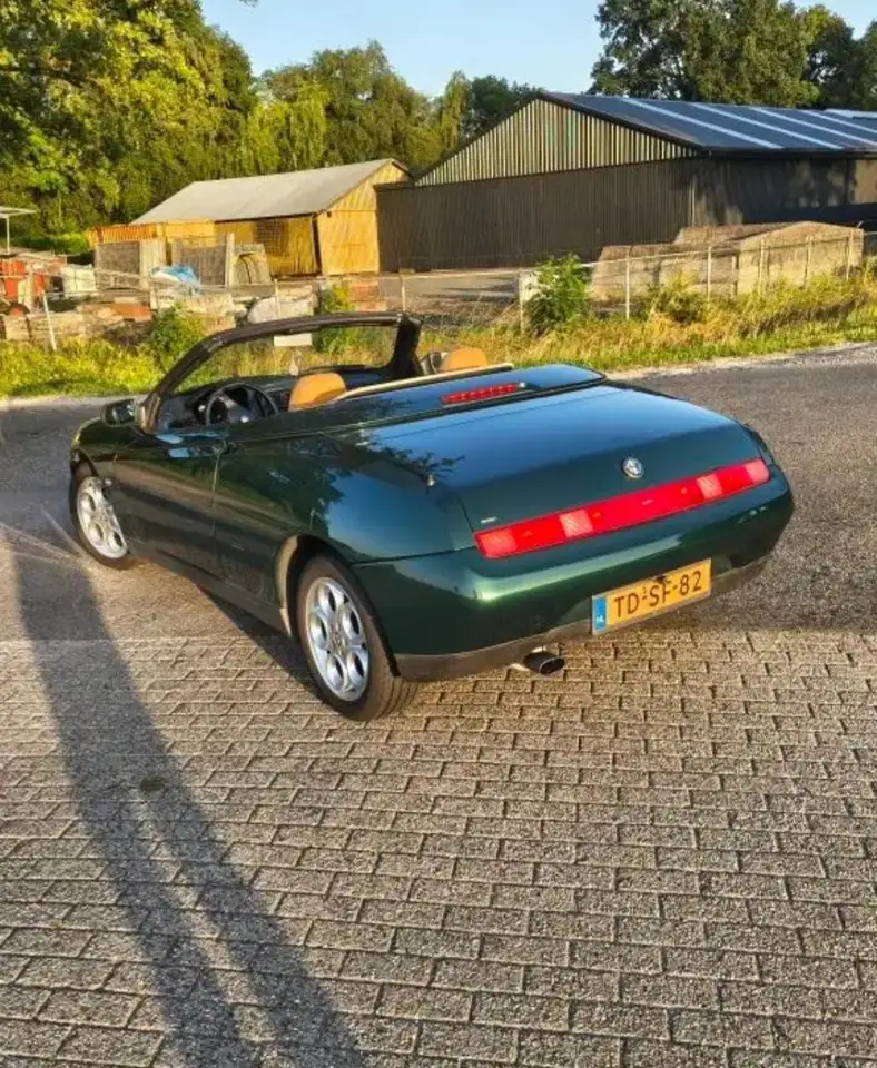 Alfa Romeo Spider 2.0-16V, foto 6