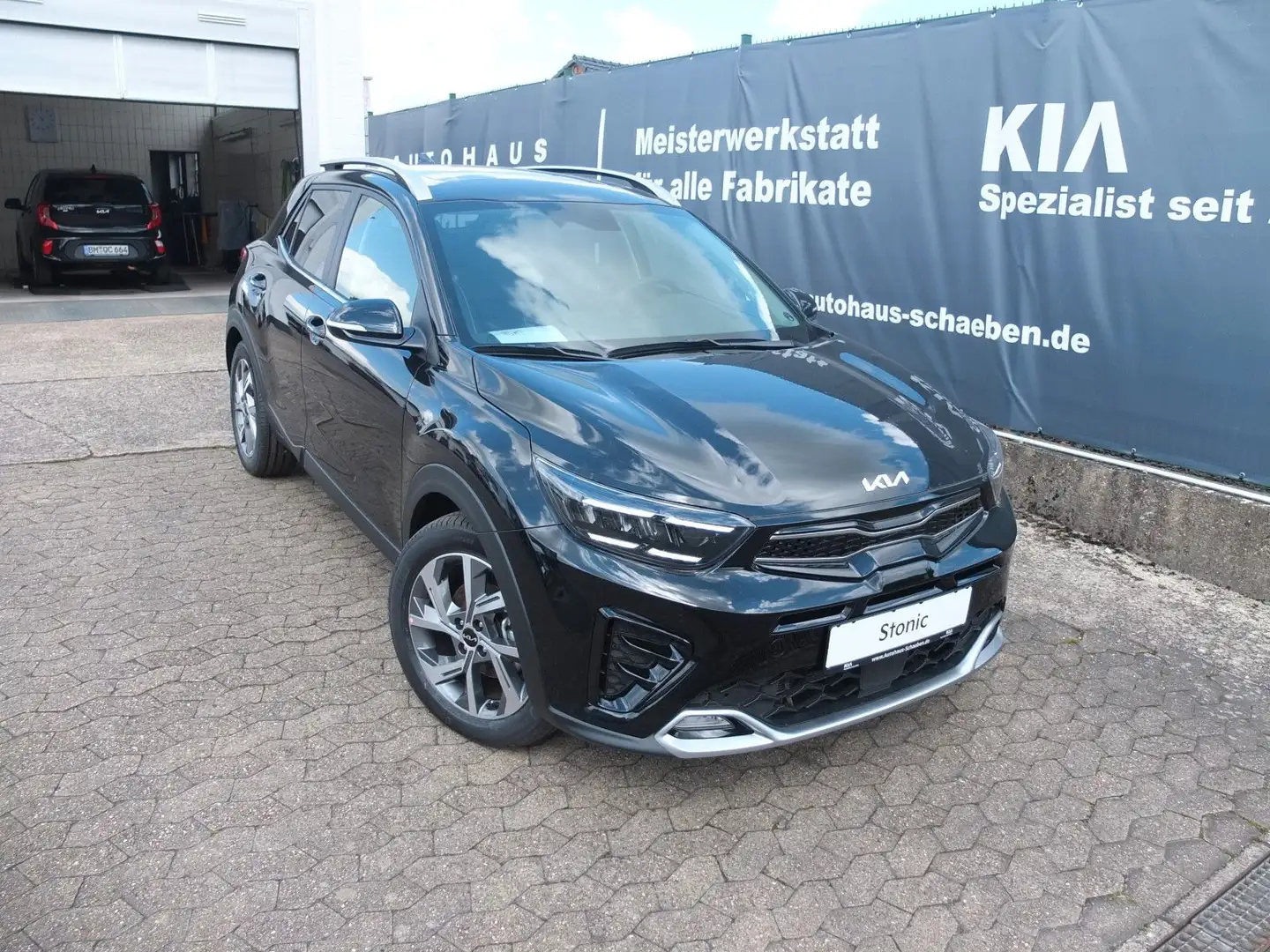 Kia Stonic 1.0 T-GDI 100 48V GT-line DCT7 Zwart - 1