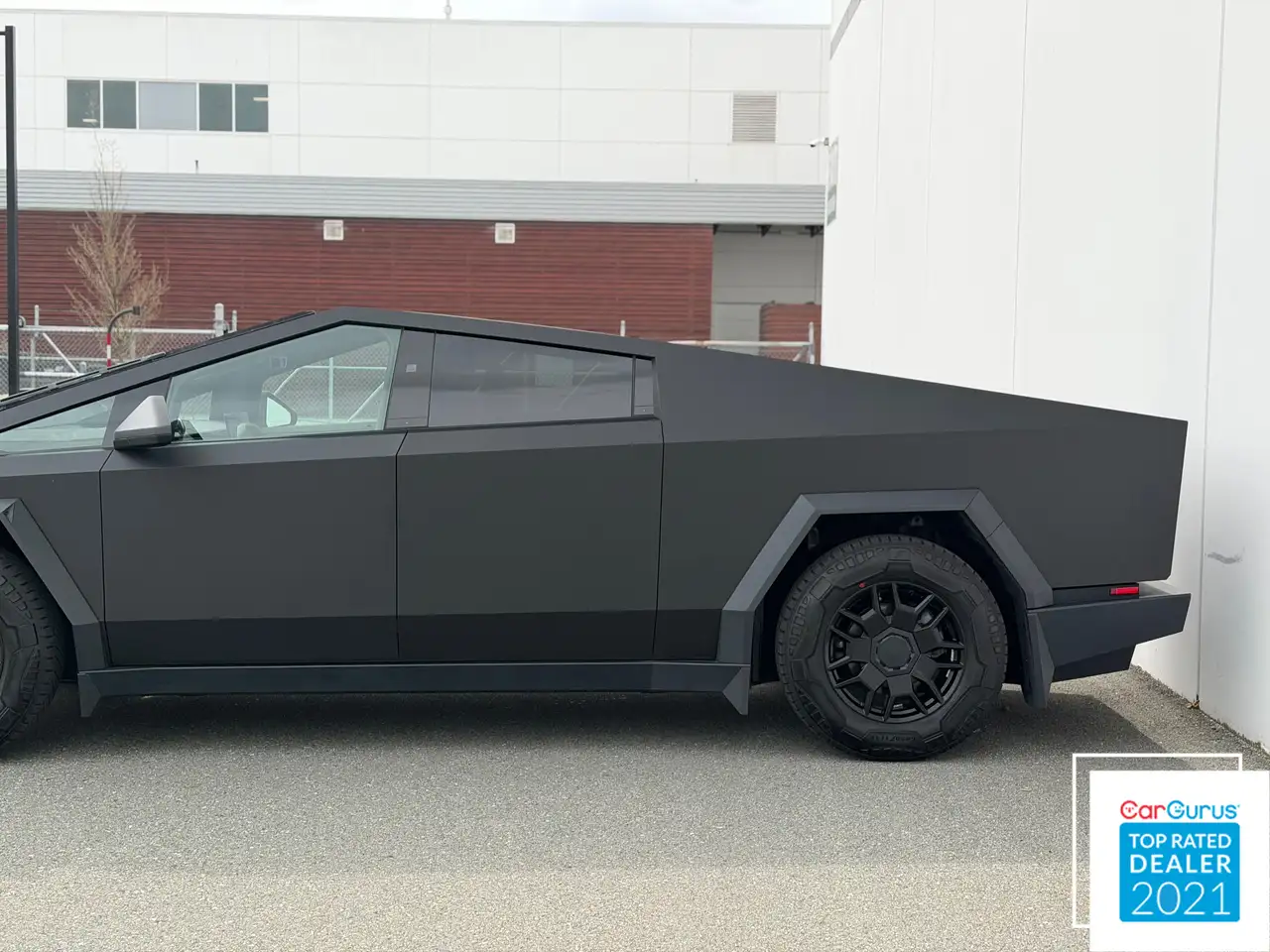 Tesla Cybertruck снимка Tesla Cybertruck