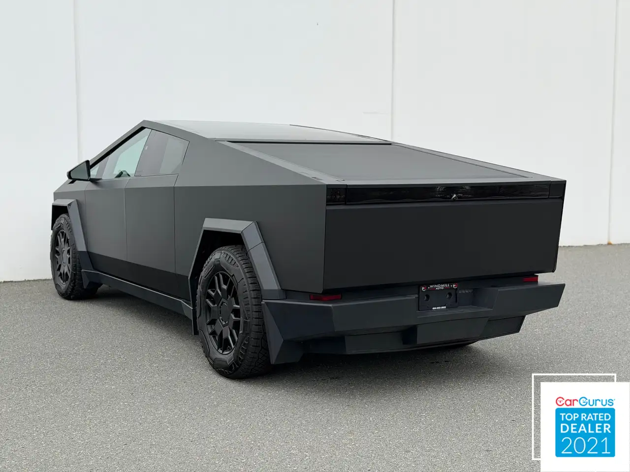 Tesla Cybertruck снимка Tesla Cybertruck