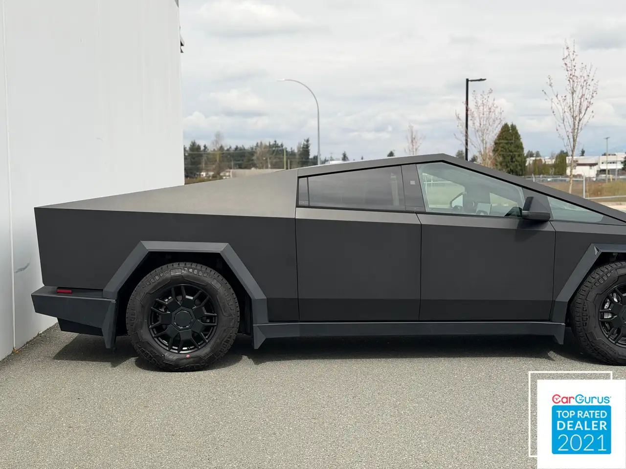 Tesla Cybertruck снимка Tesla Cybertruck