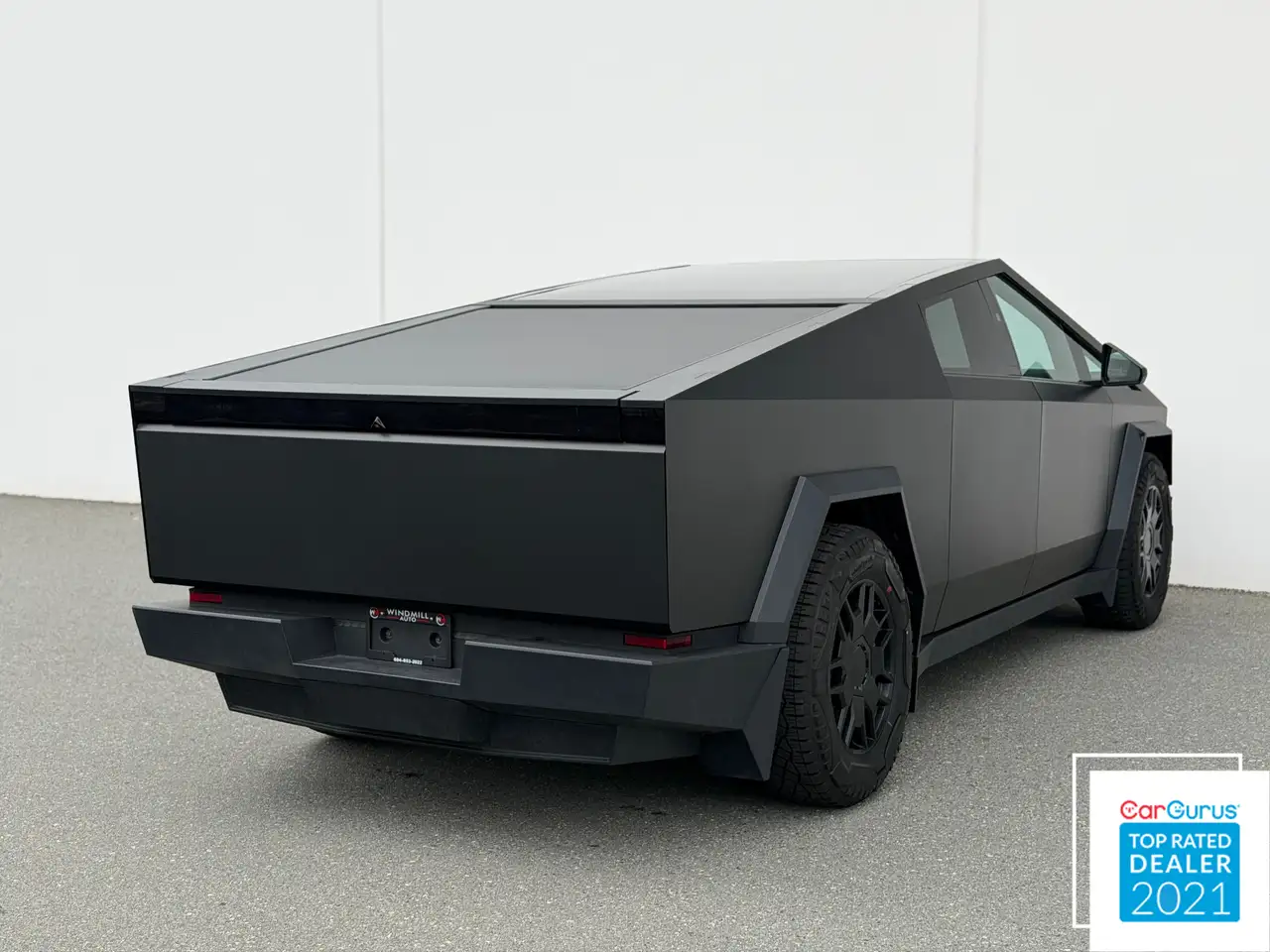Tesla Cybertruck снимка Tesla Cybertruck