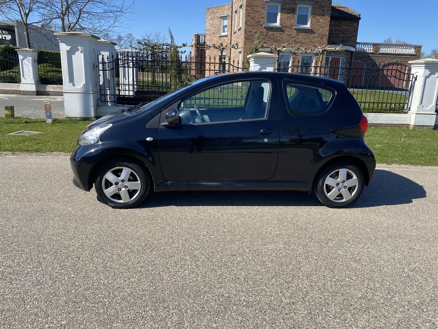 Toyota Aygo 1.0-12V Access Airco Noir - 2