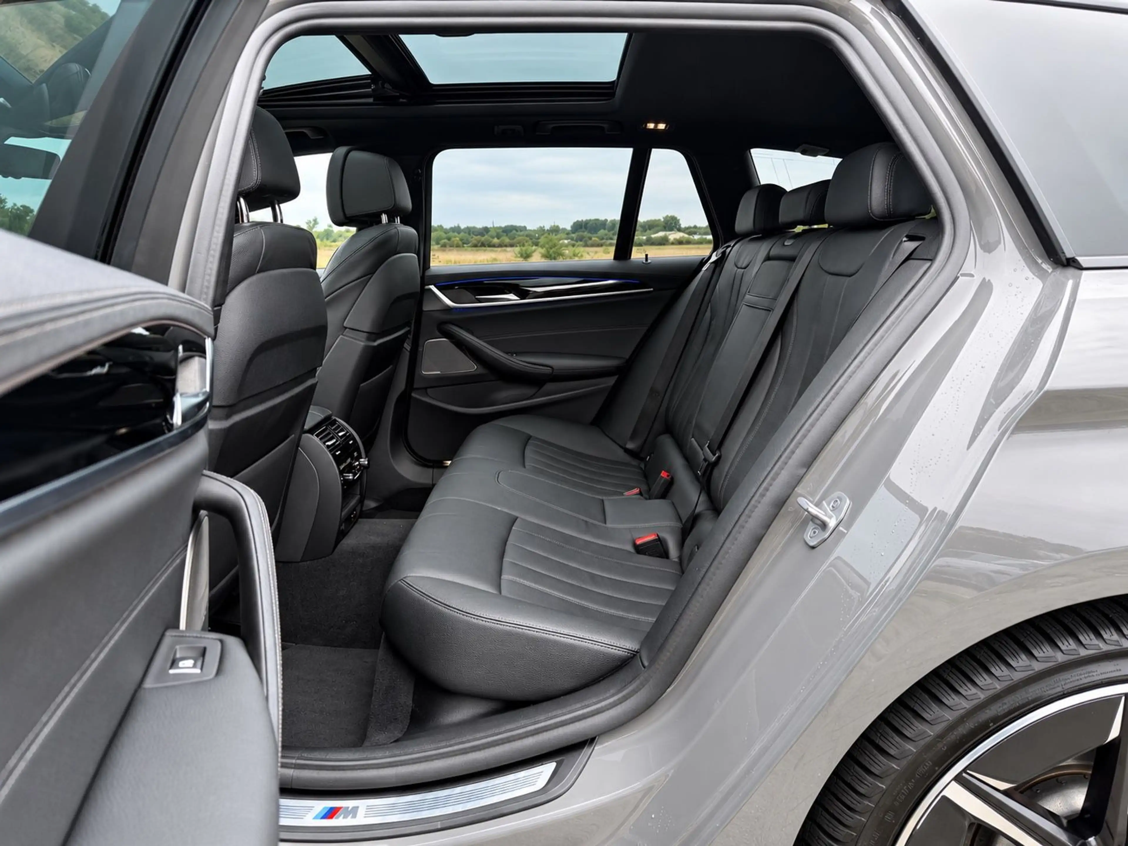 BMW 540 i T xDrive M Sport INDIVIDUAL *ABSOLUT VOLL* — photo 13